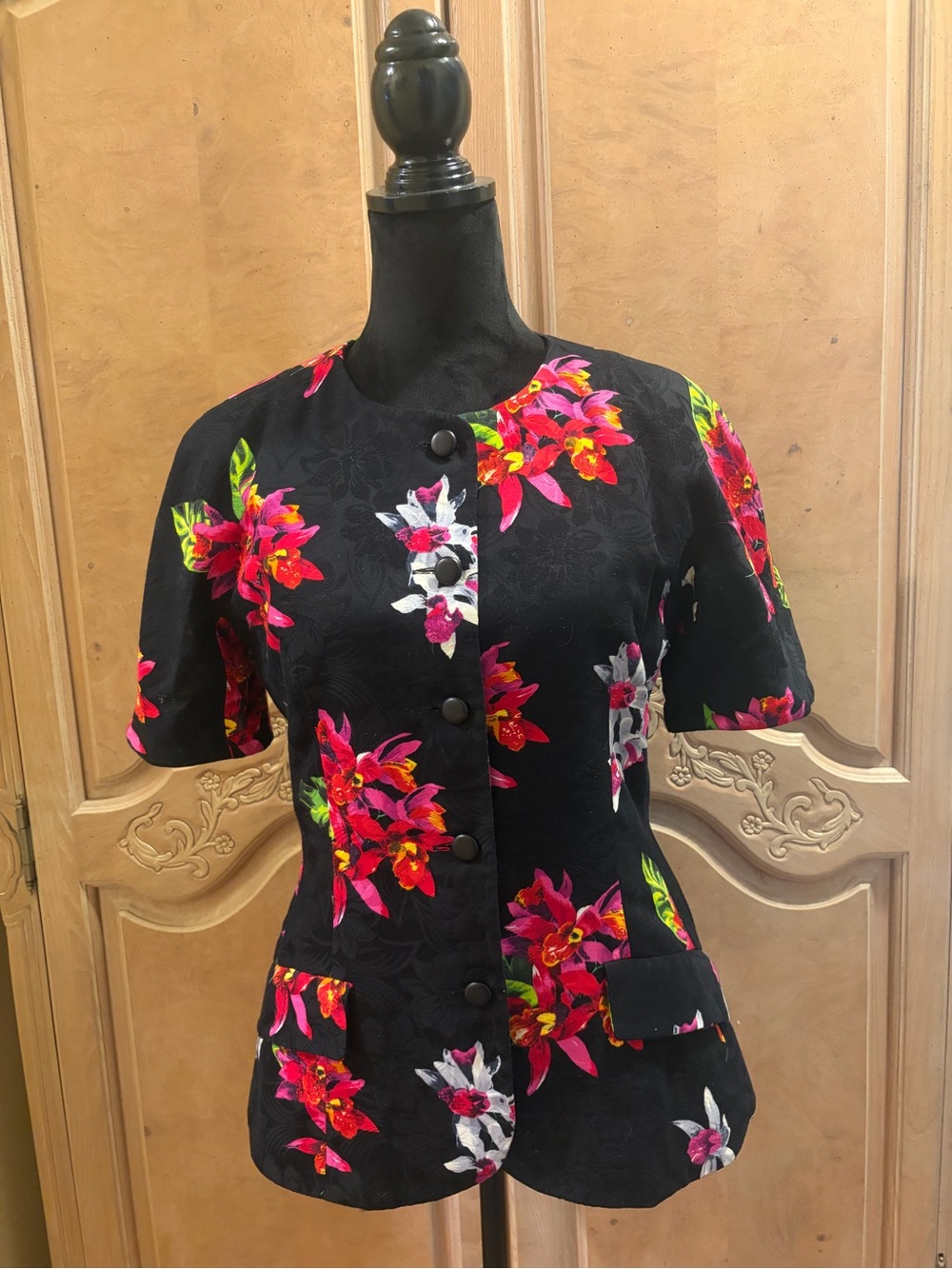 Floral Short-Sleeve Black Blazer Jacket